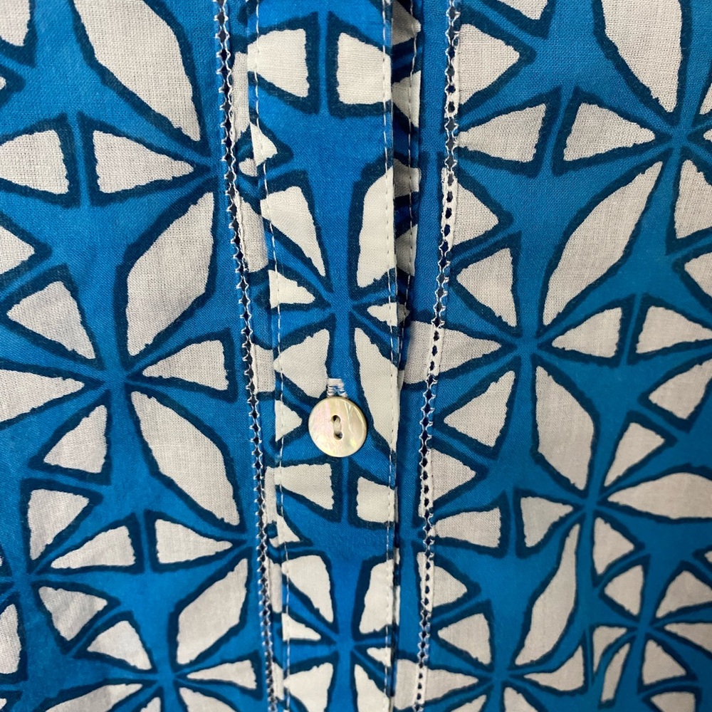 Chicos Shirt Womens Size 3 Blue White Geometric 100% Cotton Button Roll Tab - Picture 5 of 10